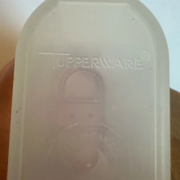 Pair of Vintage Tupperware Spice Shaker Salt Pepper Containers Pink With Lids x2 - Picture 13 of 13